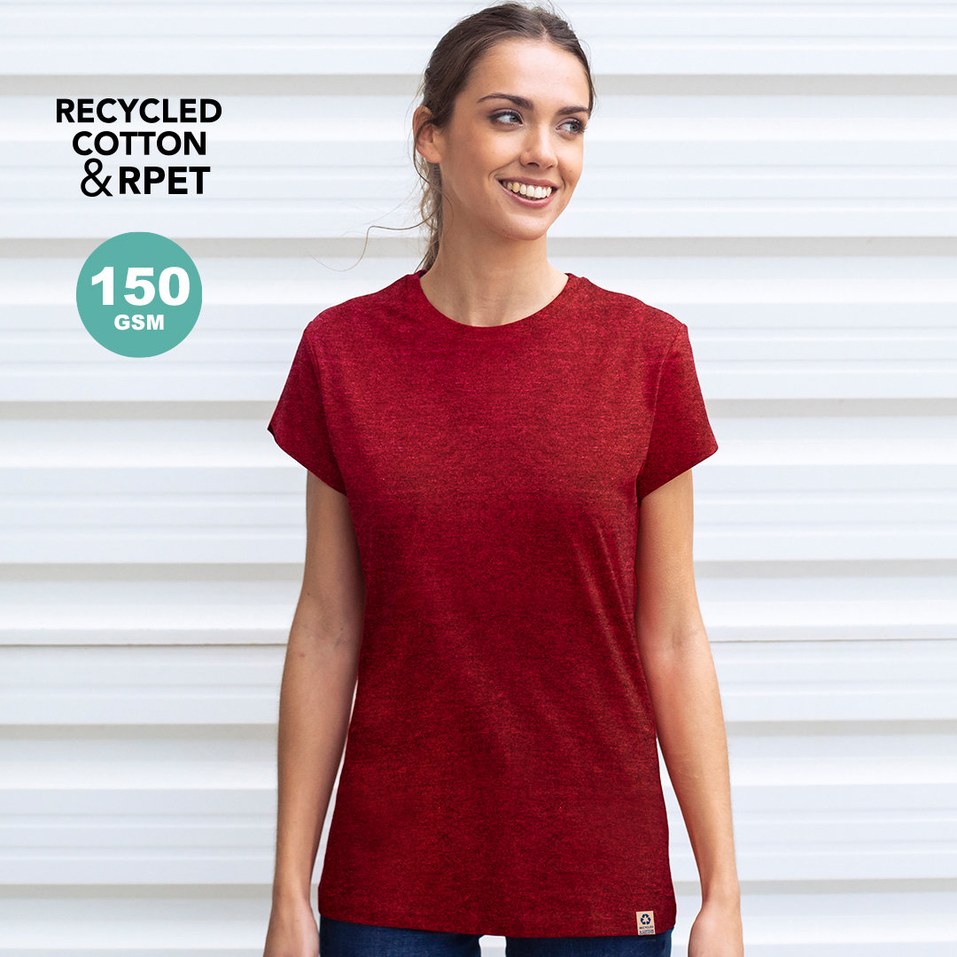 Camiseta roja de algodón reciclado y RPET de 150 GSM con cuello redondo y manga corta.