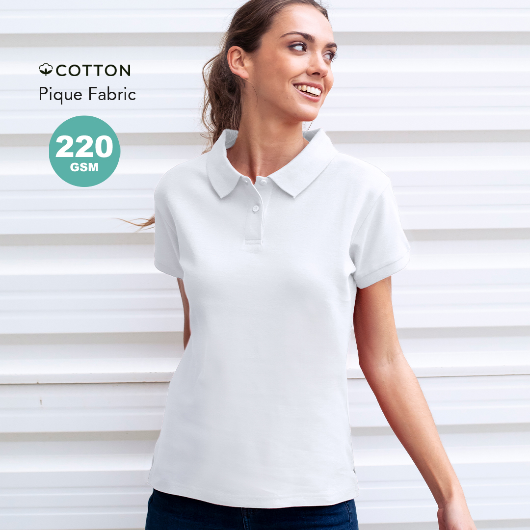 Polo blanco de algodón pique de manga corta para mujer.