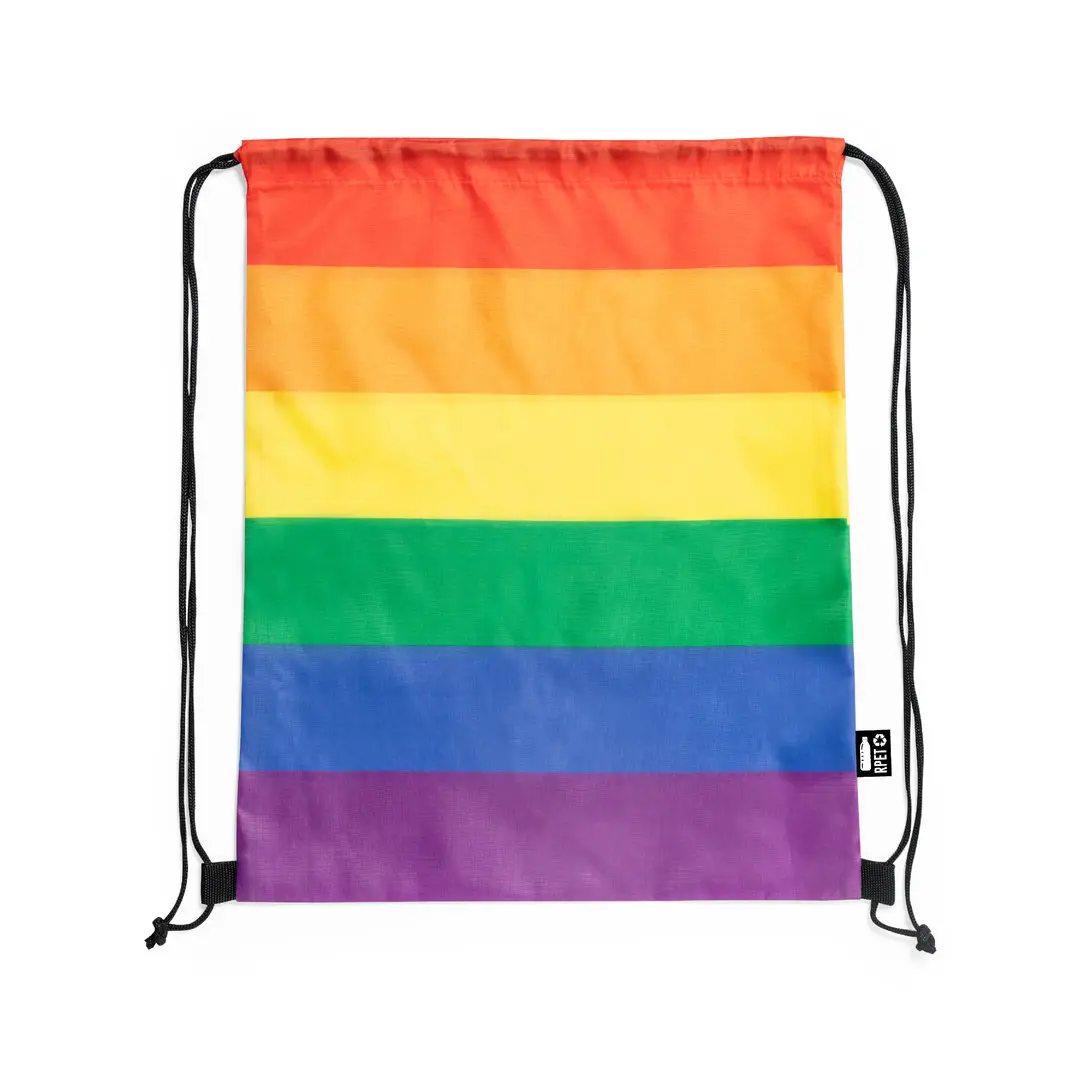 Mochila saco de tela con diseño de bandera arcoíris y cordones negros.
