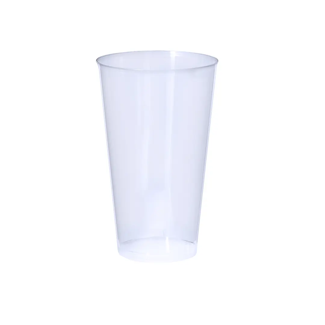 Vaso alto transparente de plástico para bebidas.